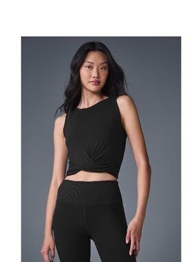Brand New Alo yoga cover tank black size L